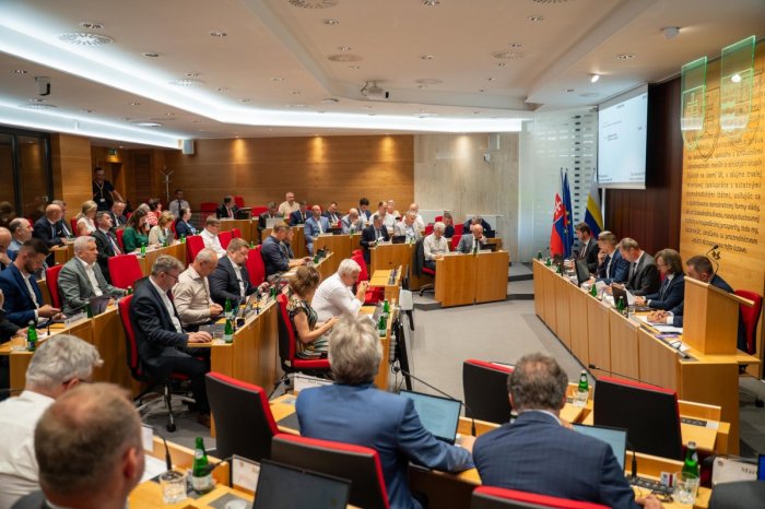 Ilustračný obrázok k článku Rok 2026 bude rekordný: Schválený krajský rozpočet premiérovo prekročil pol MILIARDY