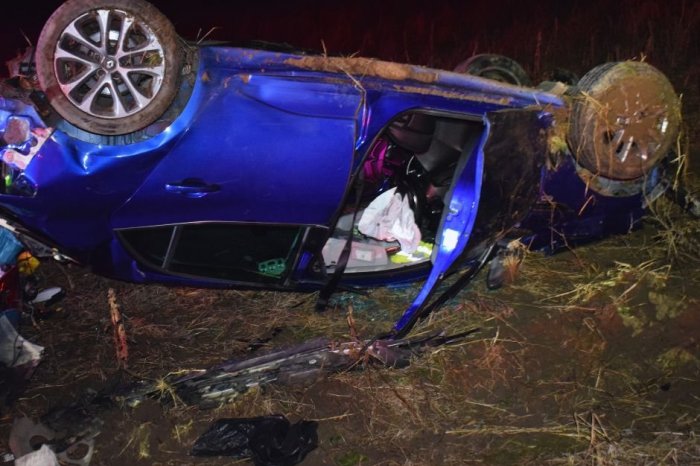 Ilustračný obrázok k článku DESIVÁ nehoda: Auto skončilo PREVRÁTENÉ na poli, vodič sa ŤAŽKO zranil, FOTO
