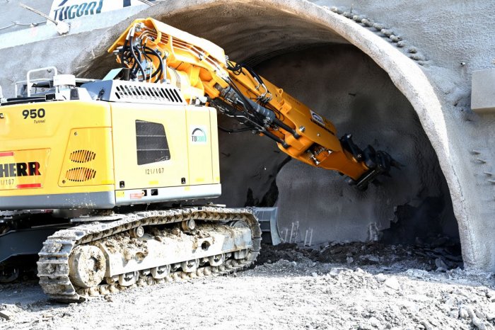 Ilustračný obrázok k článku Minister Ráž z tunela Okruhliak odkazuje: Na stavbe je čulý ruch, robíme to pre vás!