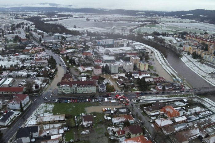 Ilustračný obrázok k článku HROZIVÝ pohľad na ZAPLAVENÝ Sliač: Mesto vyhlásilo 3. stupeň POVODŇOVEJ aktivity, FOTO