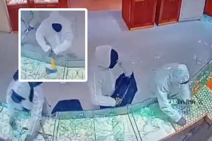 Ilustračný obrázok k článku LÚPEŽ v Bratislave za bieleho dňa: Zlodeji rozbíjali vitríny SEKERAMI! Brali ŠPERKY