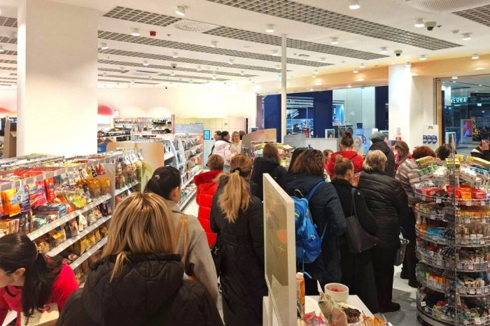 Ilustračný obrázok k článku BOLI SME na otvorení prešovskej drogérie: Rad ľudí sa tiahol po CELEJ predajni, FOTO