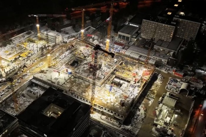 Ilustračný obrázok k článku UNIKÁTNY pohľad na stavbu NOVEJ nemocnice: Vzniklo ÚCHVATNÉ časozberné VIDEO zo dňa i noci