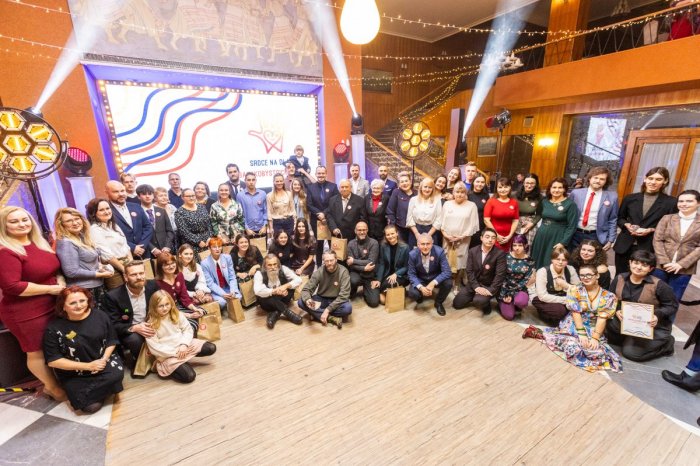 Ilustračný obrázok k článku Činy DOBROVOĽNÍKOV nezostali bez povšimnutia: OCENENIE získali aj organizátori PROTESTOV