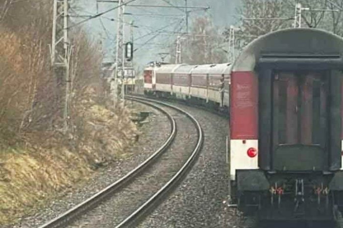 Ilustračný obrázok k článku Na Slovensku sa takmer ZRAZILI vlaky! Išli oproti sebe, od nárazu ich delili METRE