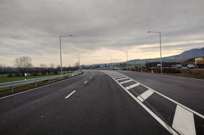 Ilustračný obrázok k článku Pomôže to vôbec? NOVÁ okružná križovatka pri Kapušanoch je už v prevádzke