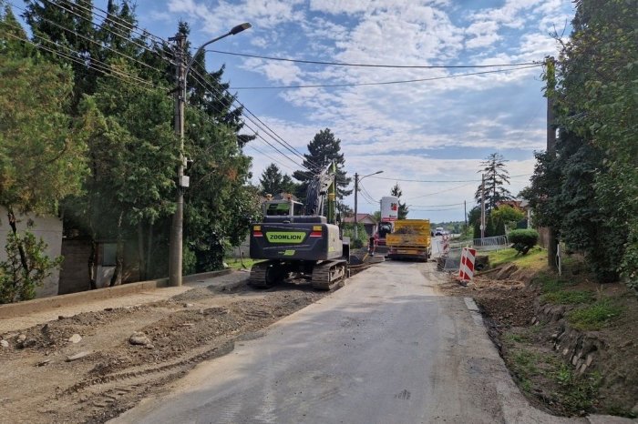 Ilustračný obrázok k článku Toto NEPOTEŠÍ: Rekonštrukcia cesty MEŠKÁ! Obchádzky budú pokračovať aj v budúcom roku