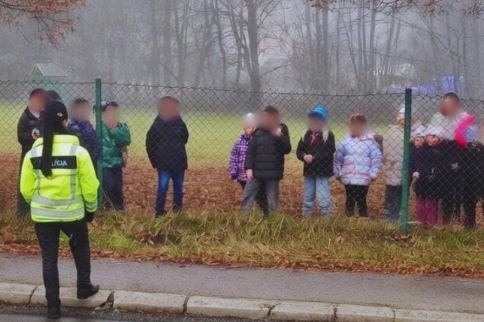 Ilustračný obrázok k článku Tak toto je KRÁSNE! Policajná KONTROLA sa zmenila na VYUČOVACIU hodinu