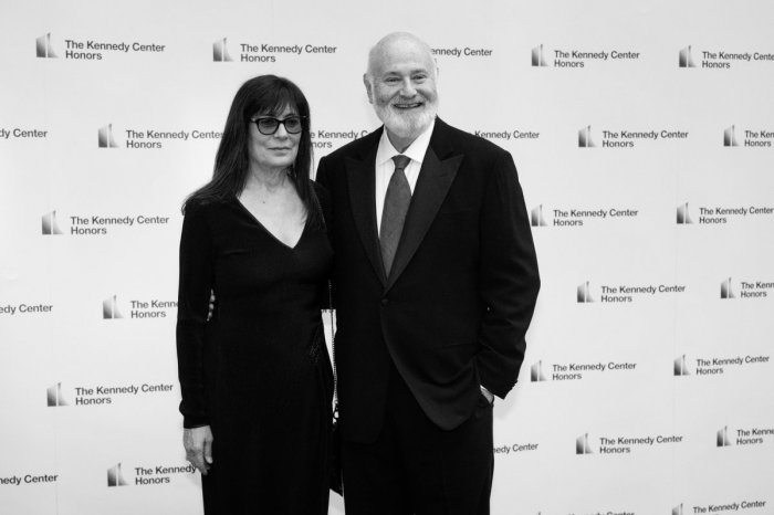 Ilustračný obrázok k článku Amerického režiséra a jeho manželku našli MŔTVYCH: Niekto ich DOBODAL v ich dome