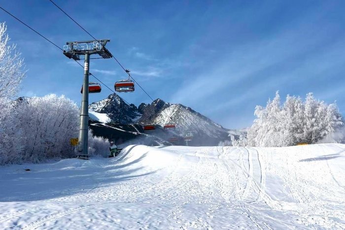 Ilustračný obrázok k článku Už je to takmer tu: V Tatranskej Lomnici sa bude lyžovať v sobotu 20. decembra