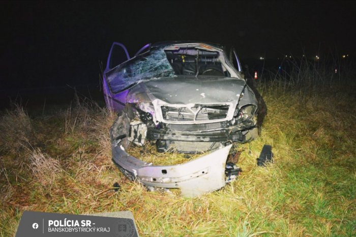 Ilustračný obrázok k článku NAHÁŇAČKA skončila DESIVOU nehodou: OPITÉHO muža bez vodičáku zastavil až náraz, FOTO
