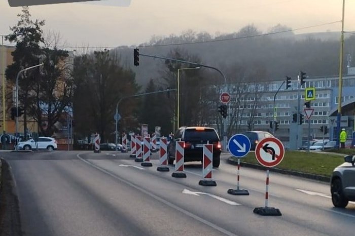 Ilustračný obrázok k článku Vodiči tam majú ZÁKAZ odbočiť: Z Volgogradskej sa nedostaneme do mesta, ani na Levočskú