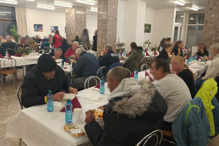 Ilustračný obrázok k článku Milá tradícia: V Trnave si vychutnalo štedrú večeru STO osamelých a ľudí bez domova