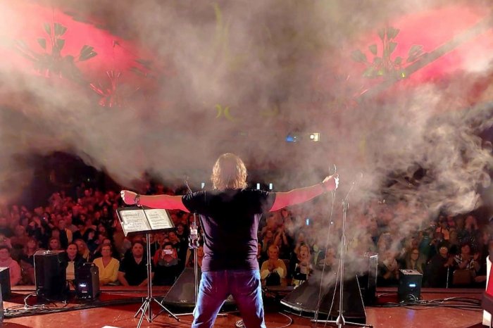 Ilustračný obrázok k článku Prešovčanov čaká veľkolepý koncert: V Mestskej hale uvidíme legendárneho Dalibora Jandu