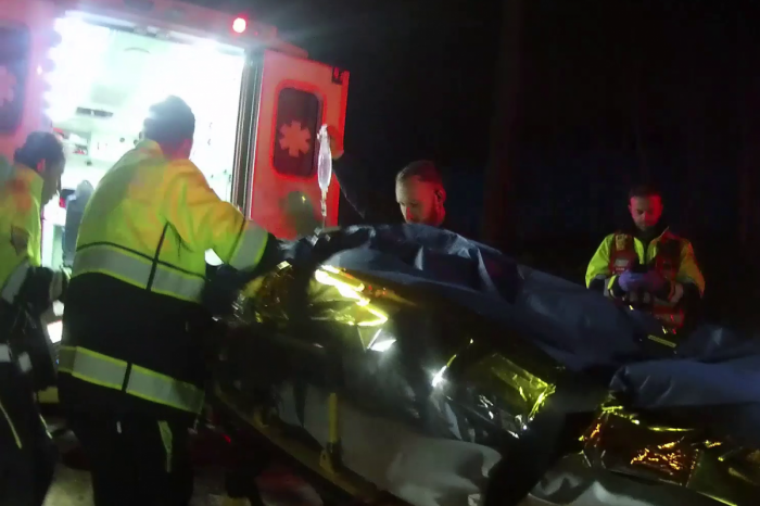 Ilustračný obrázok k článku Policajti zverejnili BRUTÁLNE zábery: Muž prišiel pri odpaľovaní petárd o obe ruky!