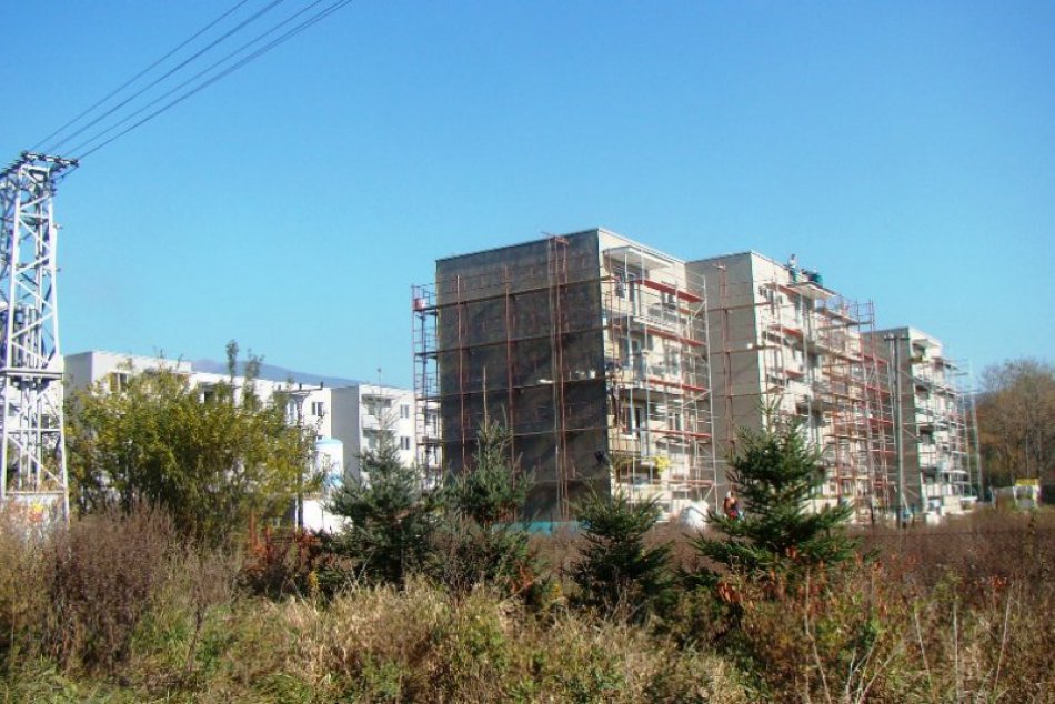 Bobrovec: Výstavba nájomných bytov a pozemky v Škorupove