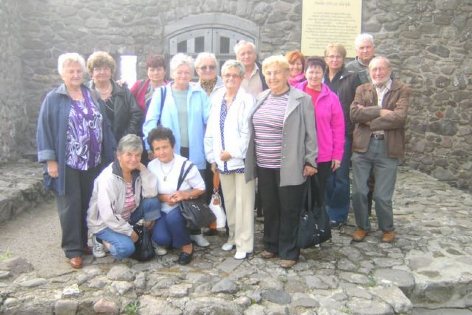 Seniori reprezentovali naše mesto v družobnom meste Szerencs