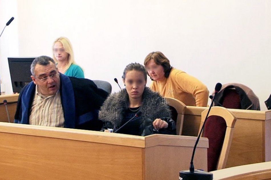 Okresný súd dal mladej Kremničanke 3 a pol ročný trest