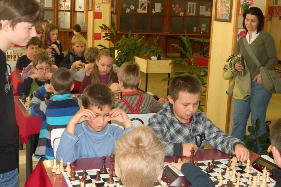Šachoví debutanti hrajú Ligu priateľov Bonifáca