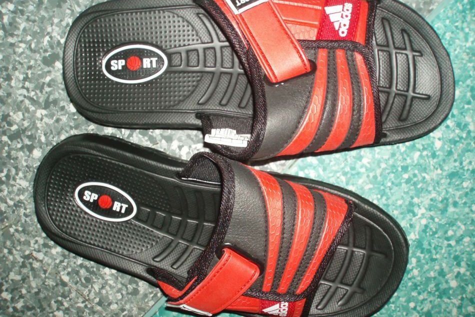 Škoda za 220 000! Colníci v minulom roku zhabali 11 tisíc napodobenín