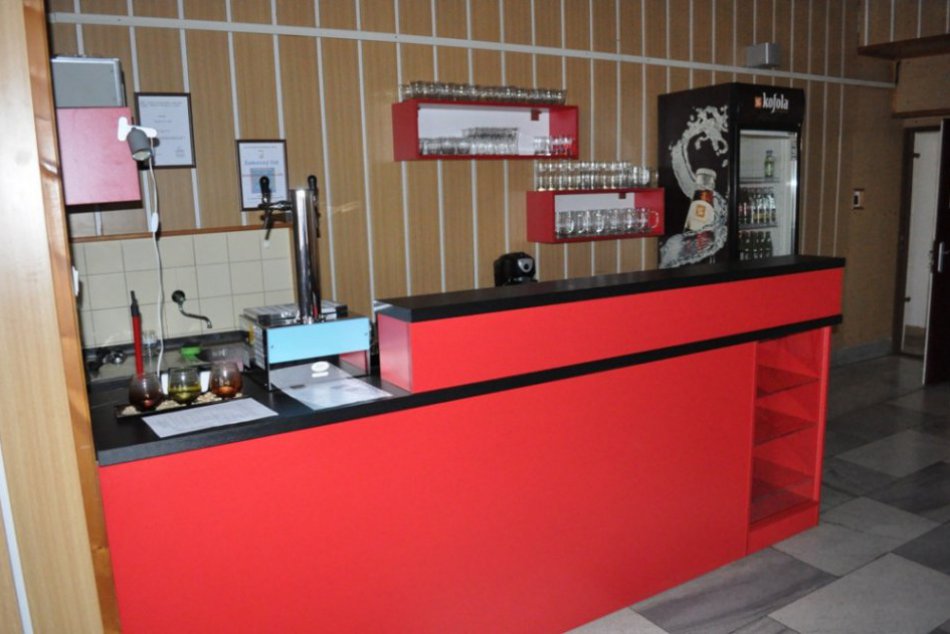 KUCHYŇA A JEDÁLEŇ „GEMER“