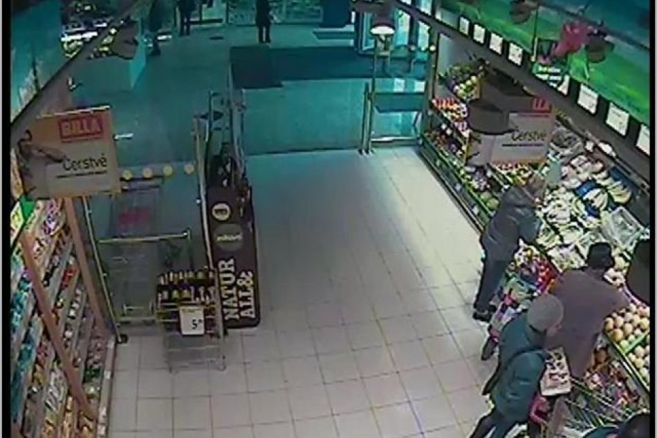 Žene v nákupnom centre ukradli obrovskú sumu peňazí