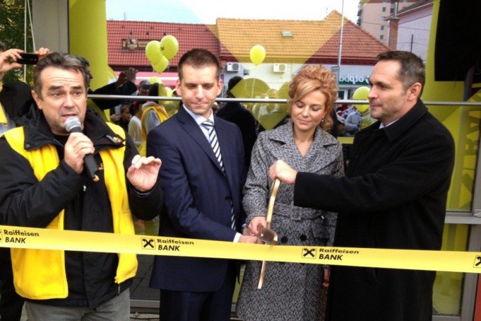 Otvorenie Raiffeisen Bank v Šali