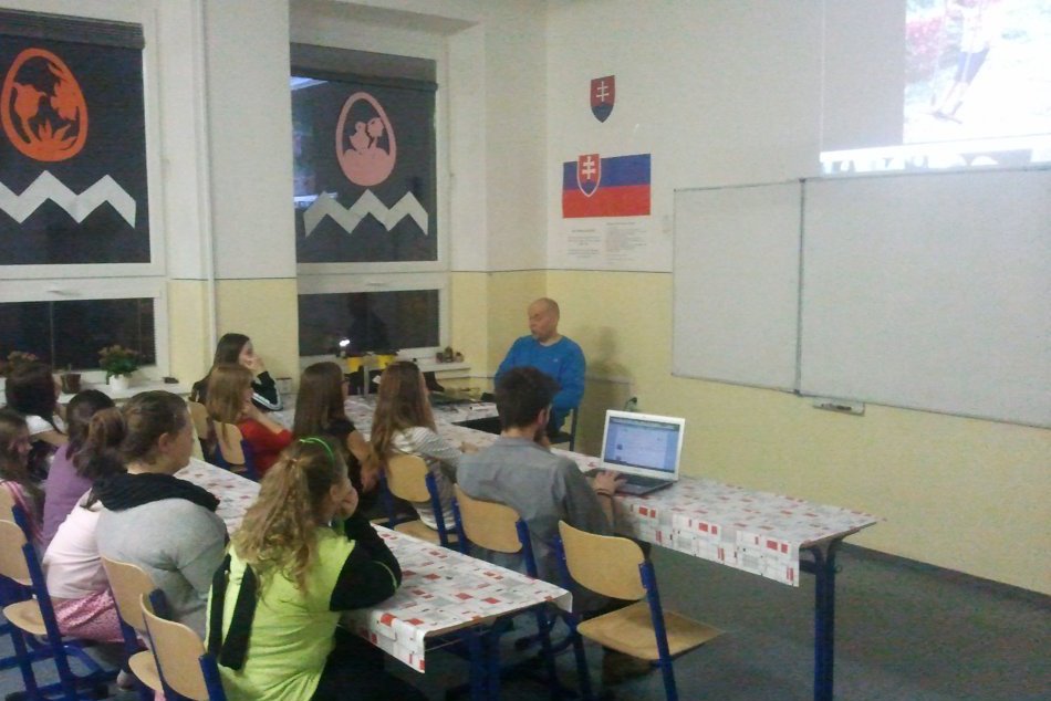 Noc v škole