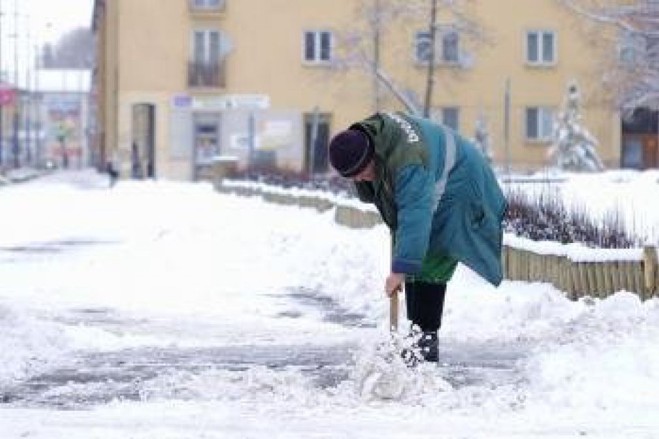 Tatranská zima sa nevzdáva. Pozor si dávajte hlavne na vedľajších cestách