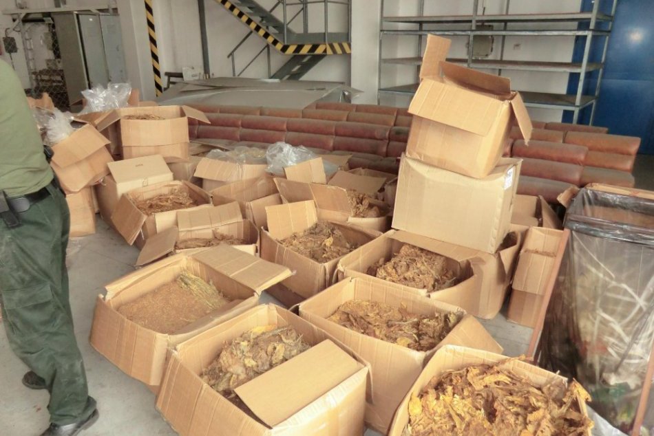Colníci zadržali na ukrajinskej hranici 5 ton tabaku