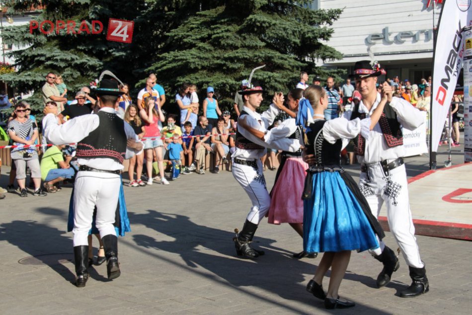 Rallye Tatry začalo v popradských uliciach. Pozrite si zábery z kokpitu na večer