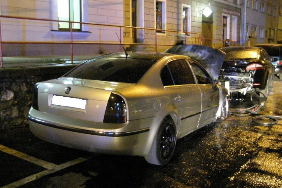 Hlohovec požiar áut