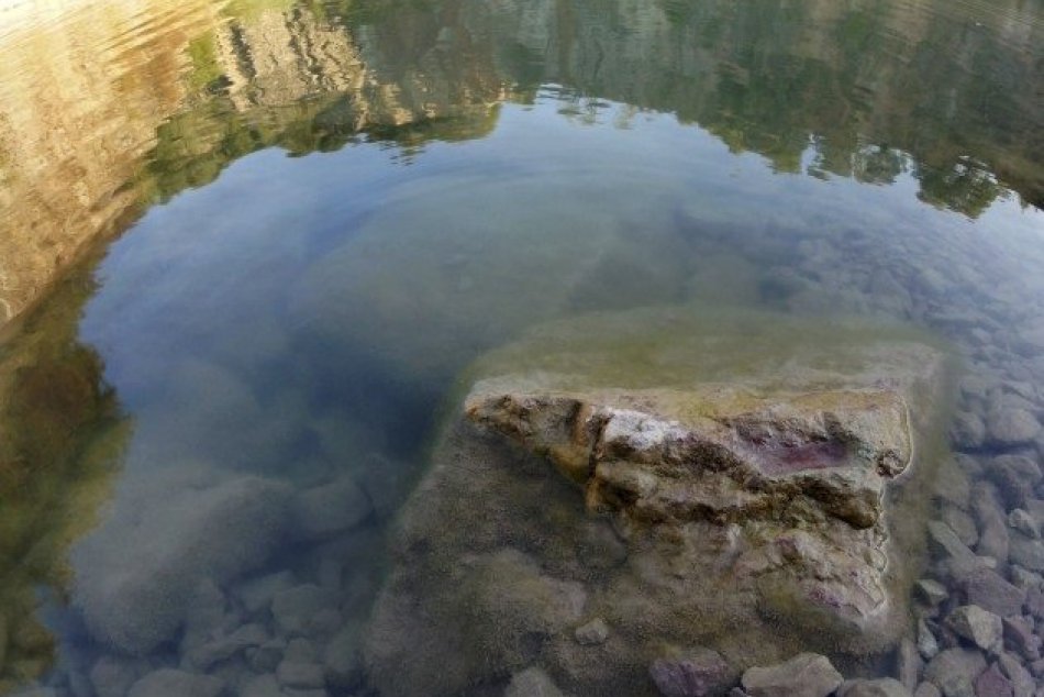 Jazierko v starom lome označujú za malé Chorvátsko: Tyrkysovej vode sotvakto odo