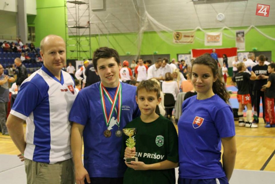 Humenskí kickboxeristi opäť bodovali: V Budapešti vybojovali štyri medaily