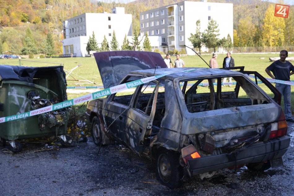 Zhorené auto v Revúcej, 17.10.2013