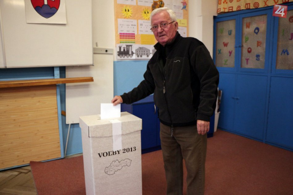 Voľby VÚC 2013- z volebnej miestnosti...
