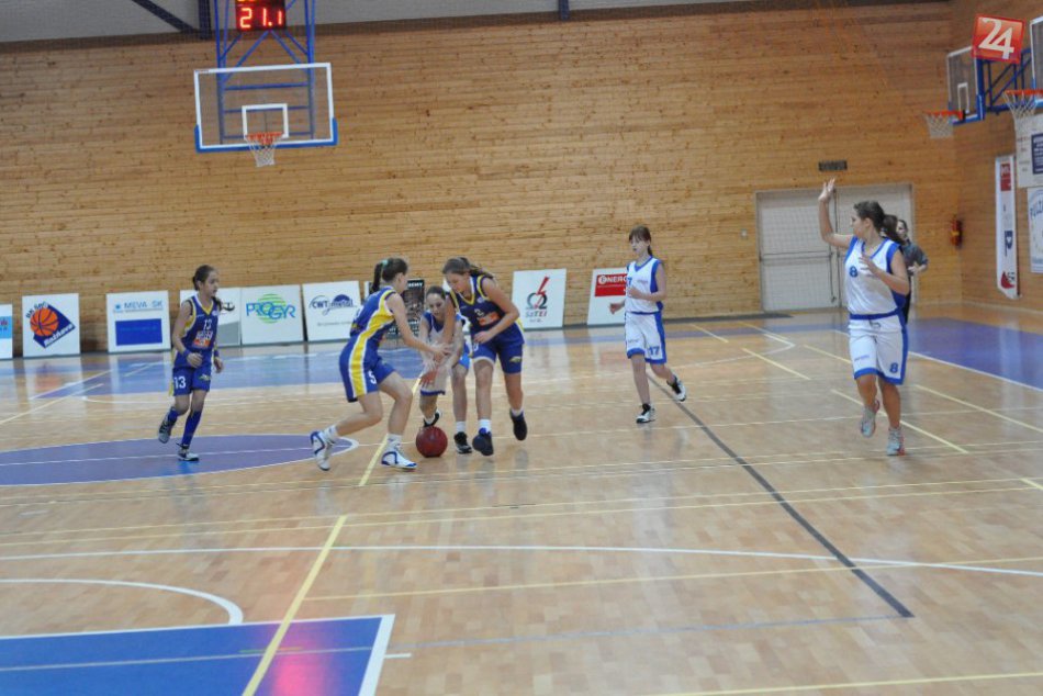 Staršie žiačky basketbal
