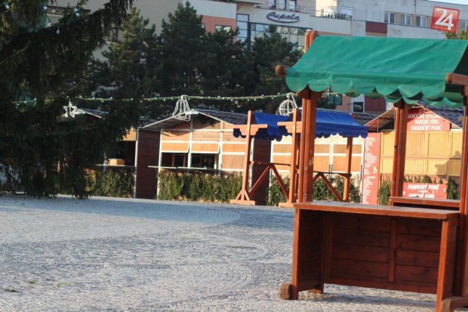 Vianočné mestečko čaká na ovtorenie