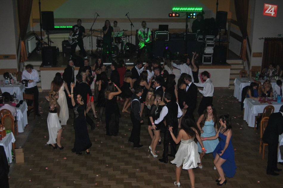 Študentský ples sa konal pod záštitou Popradského mládežníckeho parlamentu