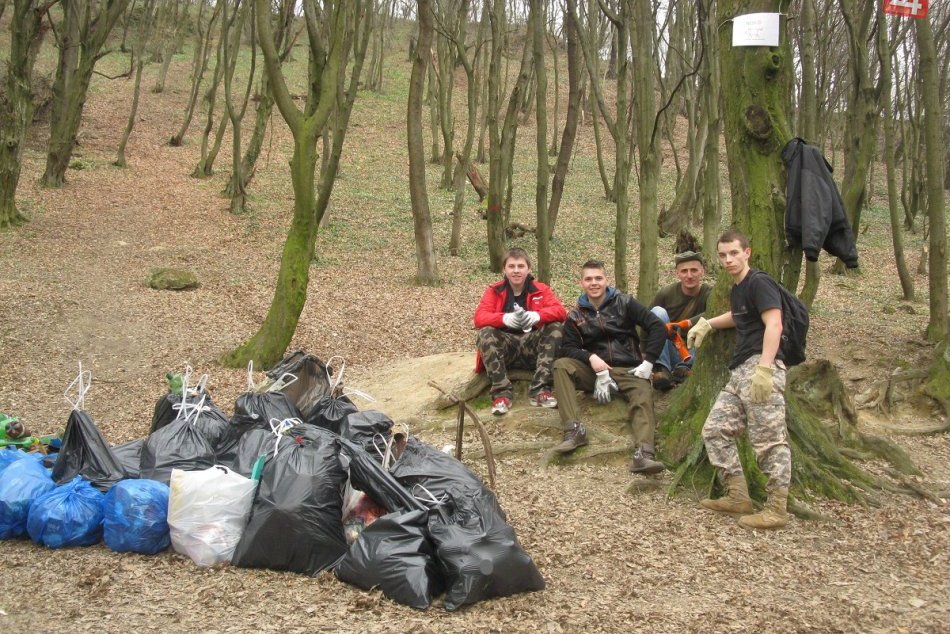 Pustili sa do čistenia Humenského Sokola: A toto je výsledok!