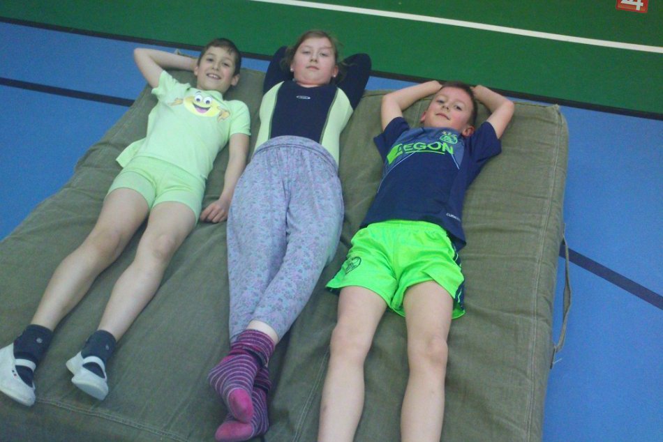 Mladí gymnasti a gymnastky