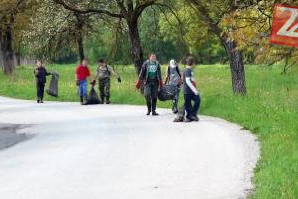 Čistenie rieky Zdychavky v Revúcej a okolí