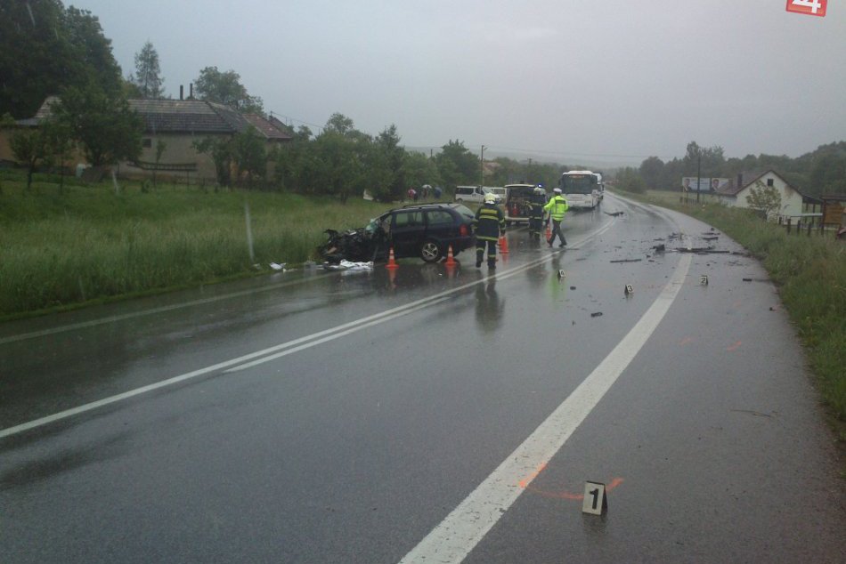 Vážna dopravná nehoda v obci Bohúňovo