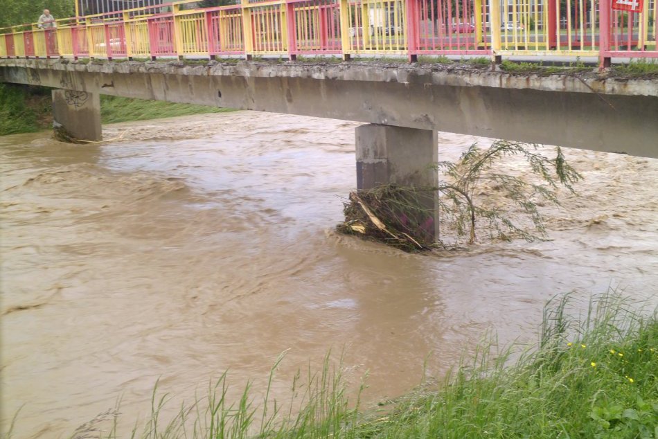 Zaplavená ulica v Prešove: Takto to vyzerá na Budovateľskej!
