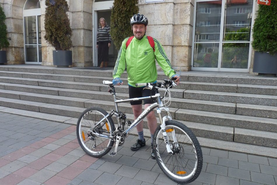 Primátor Banskej Bystrice Peter Gogola na bicykli
