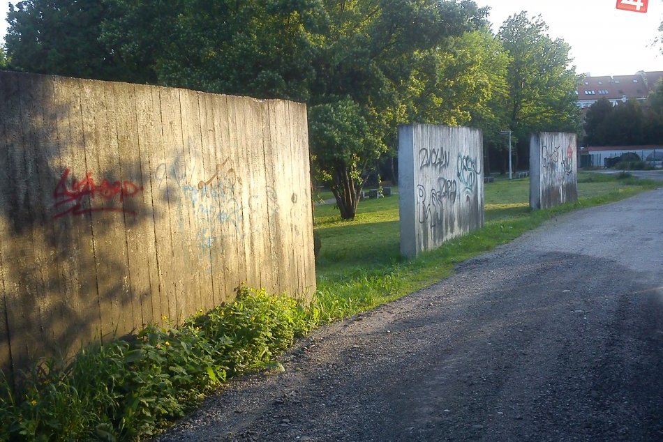 Grafitti sprejerov v meste pod Urpínom