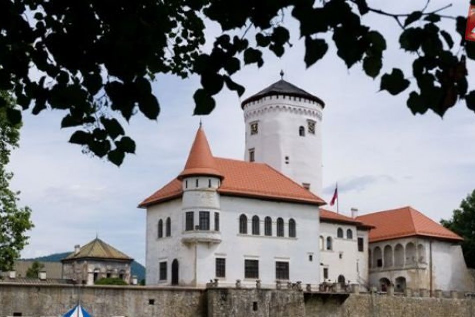 Na Budatínskom zámku otvorili pre verejnosť zrekonštruovanú vežu