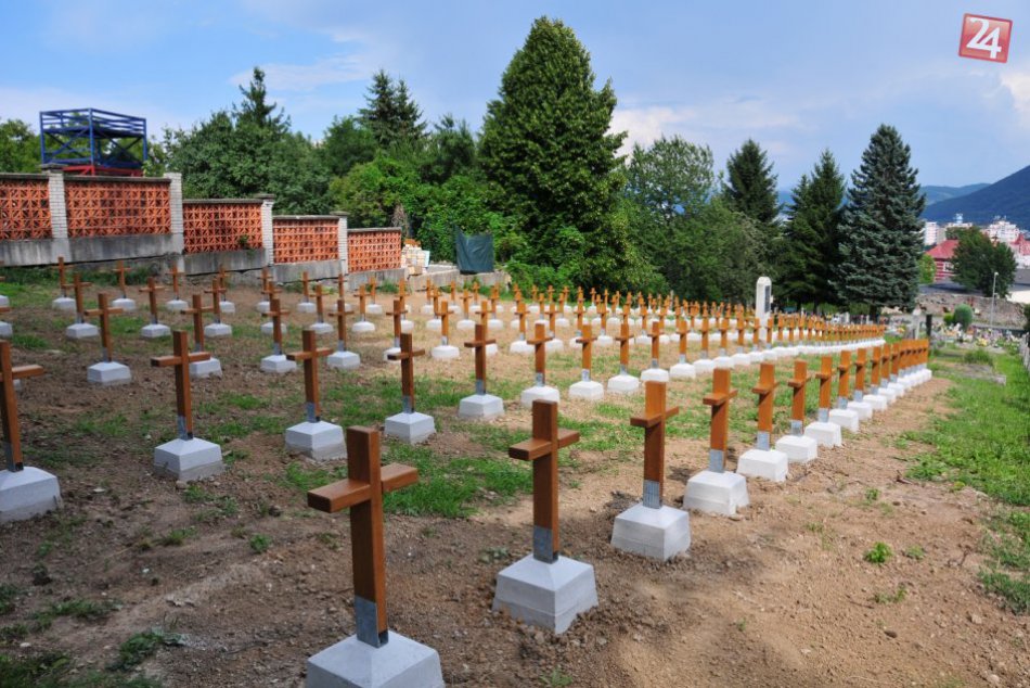 Hroby vojakov padlých vo vojne sa dočkali obnovy