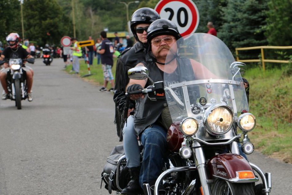 Zraz motorkárov na Zemplínskej šírave