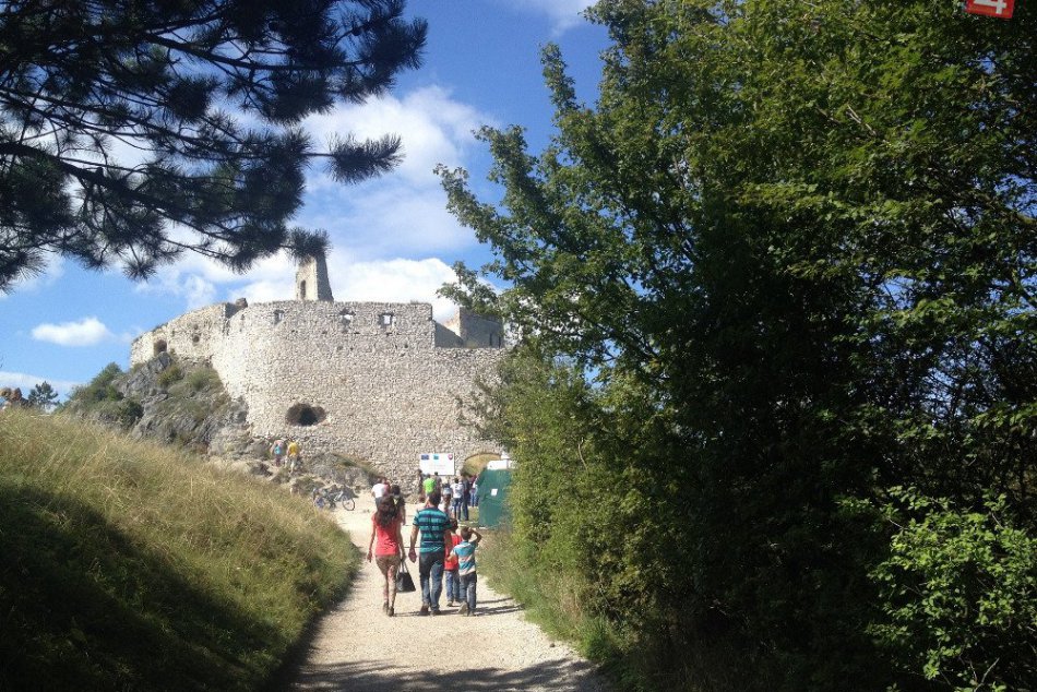 Kam cez víkend radí Marián: Poďte sa pozrieť na Čachtický hrad!